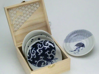 Mino Ware Cat Small Plate Set with Wooden Gift Box
