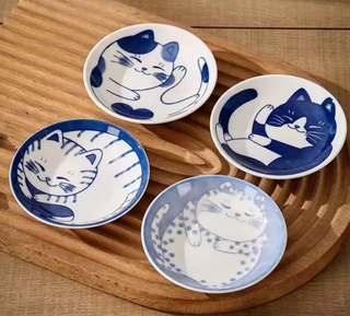 Mino Ware Sleeping Cat Small Plates – Set of 4